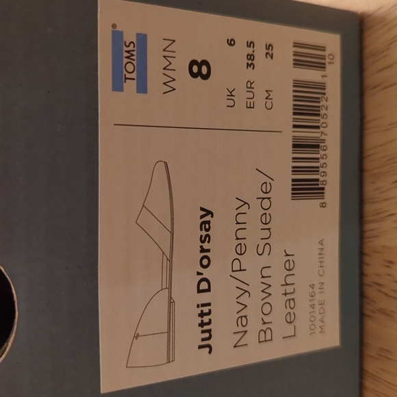 Toms, Navy & Leather Flats, Size 8 & 9 - Picture 5 of 6